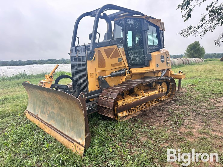 2017-deere-700k-xlt-image-1