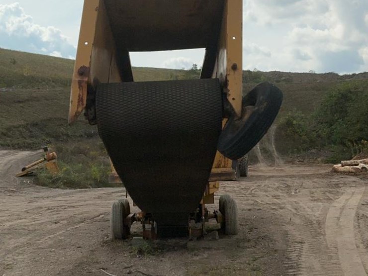 #121-•-farmhand-900-tubgrinder-image-5