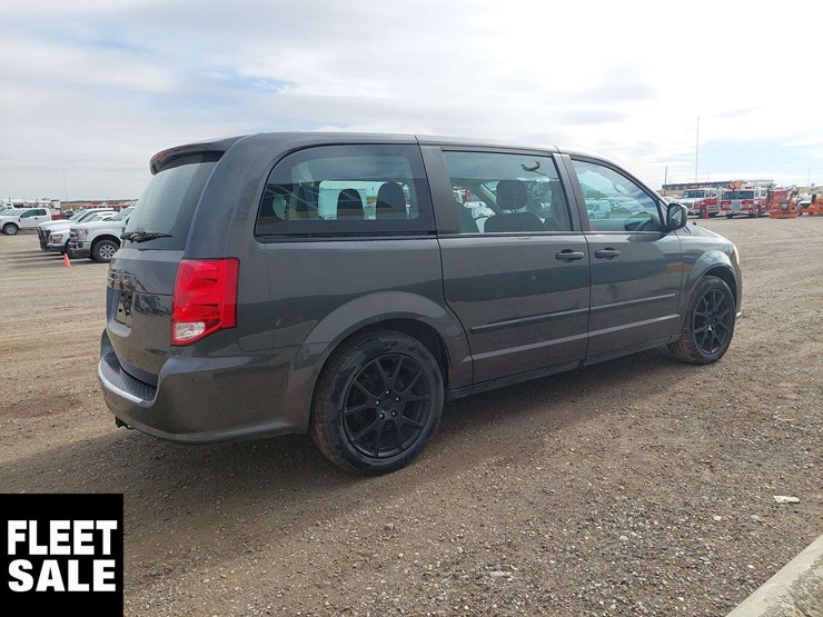 2015-dodge-grand-caravan-image-4