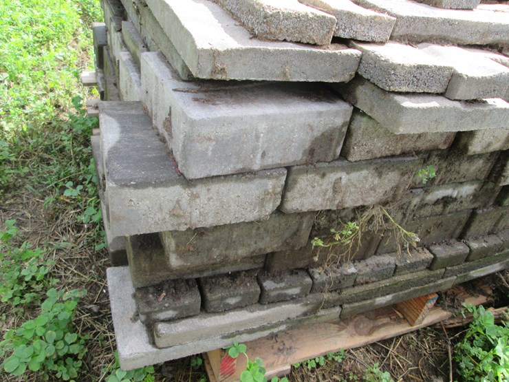 #5059-•-(2)-pallets-of-landscape-block-image-6
