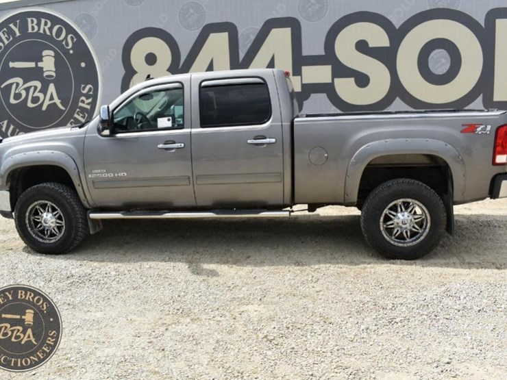 2007-gmc-sierra-2500-image-13