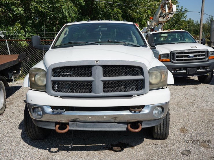 2008-dodge-ram-5500-image-3