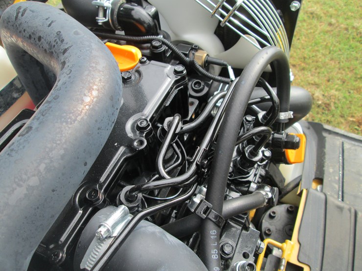 2023-caterpillar-300.9d-image-11