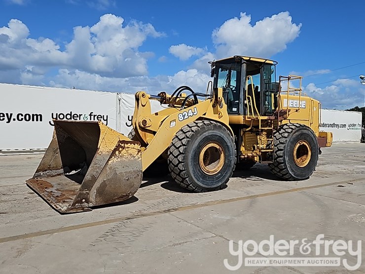 2003-deere-824j-image-1