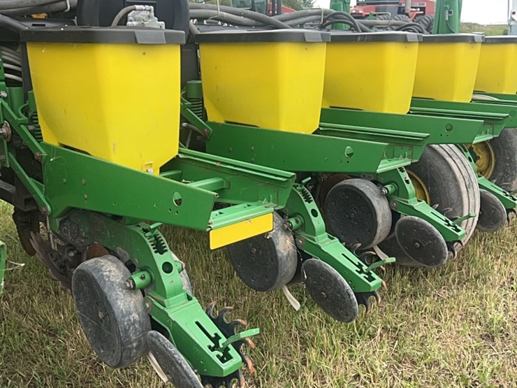 john-deere-16-image-68