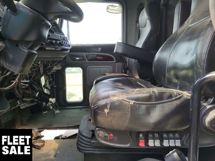 2015-peterbilt-388-image-6