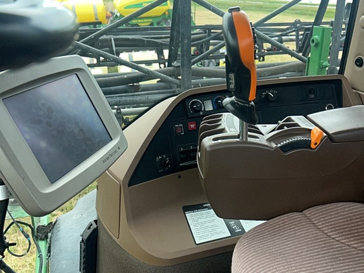 john-deere-4830-image-23