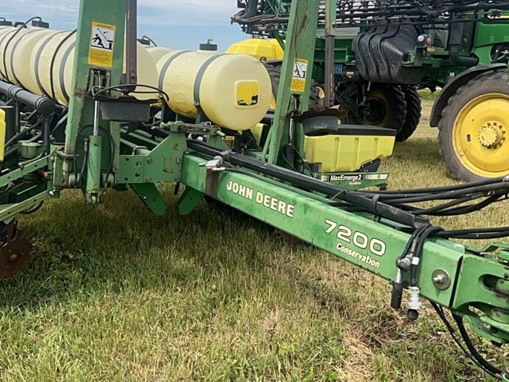 john-deere-7200-image-48