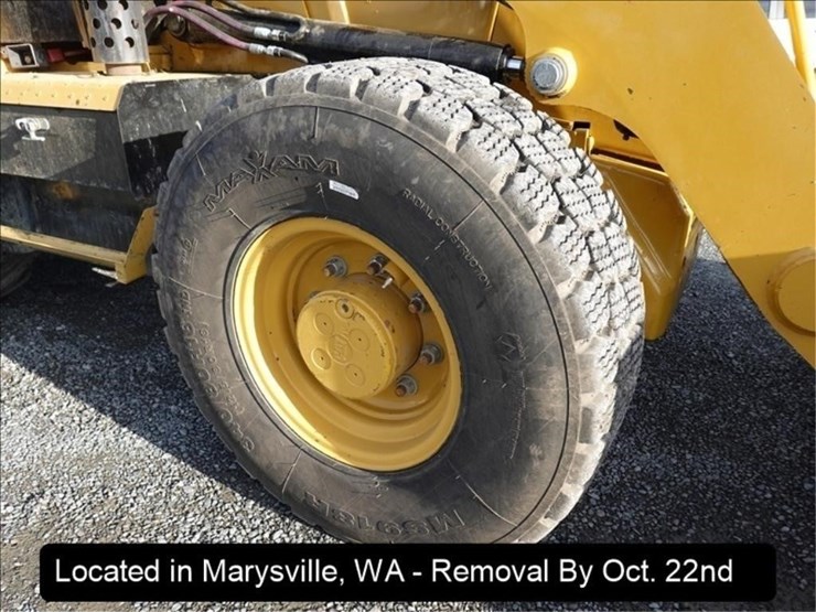 2014-caterpillar-420f-image-3