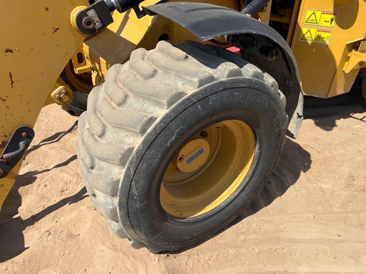 2018-caterpillar-903d-image-9
