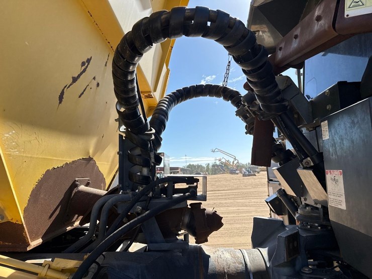 2014-komatsu-hm300-3-image-18