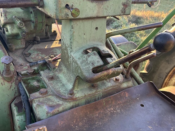 john-deere-70-image-30
