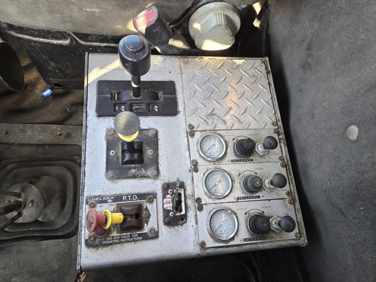 2002-caterpillar-c12-image-44