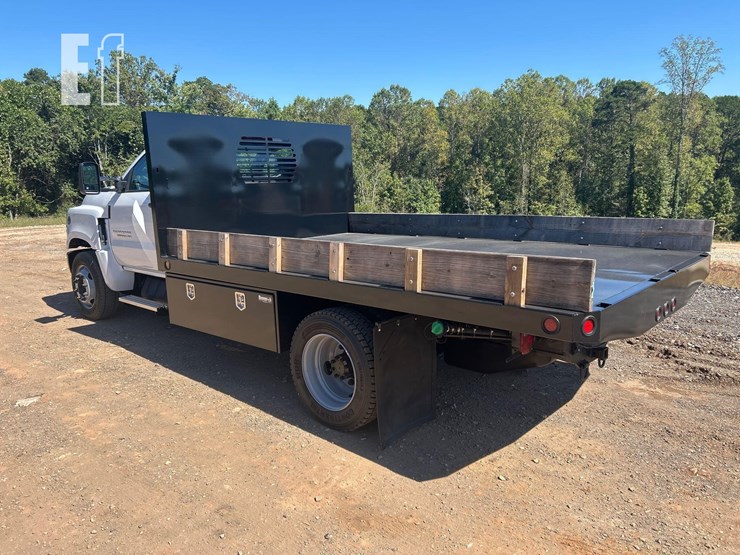 2023-chevrolet-silverado-6500hd-image-4