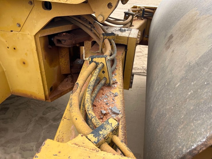 caterpillar-cs-563-image-18