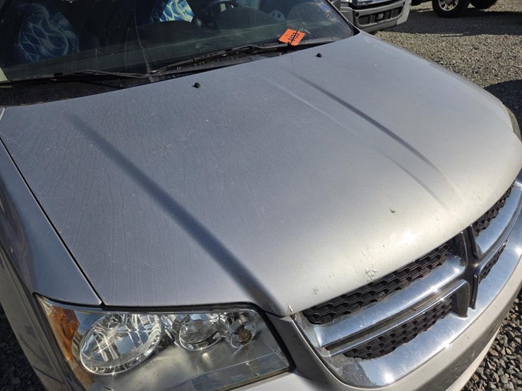 2011-dodge-grand-caravan-image-11