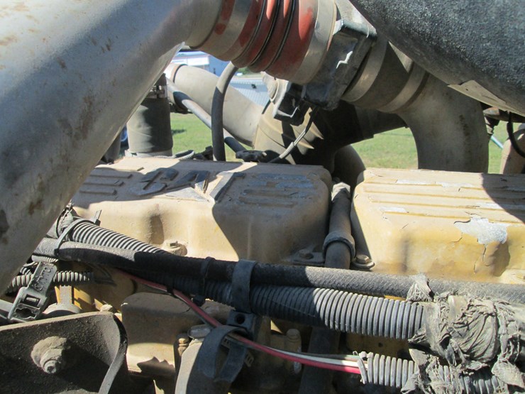 2004-peterbilt-357-image-32