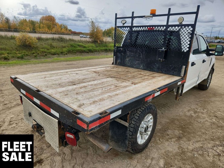 2021-ford-f350-image-26