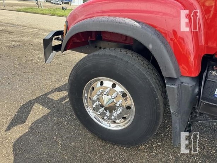 mack-granite-cv713-image-12