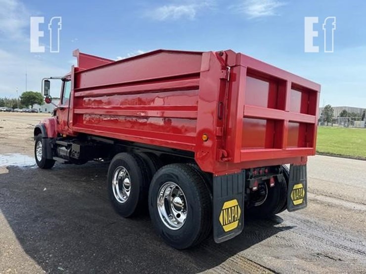 mack-granite-cv713-image-73