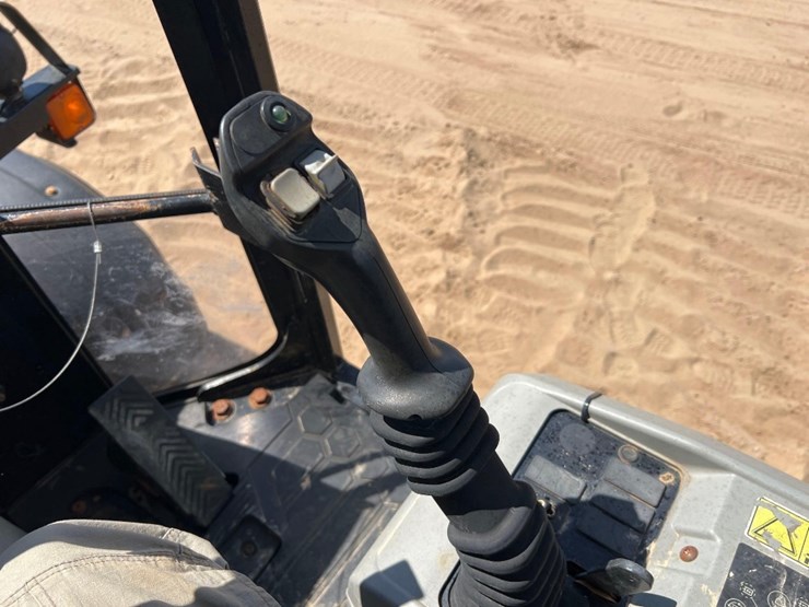2018-caterpillar-903d-image-30