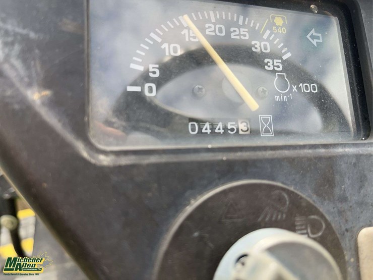 john-deere-2305-image-21