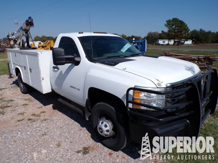2013-chevrolet-3500hd-image-2