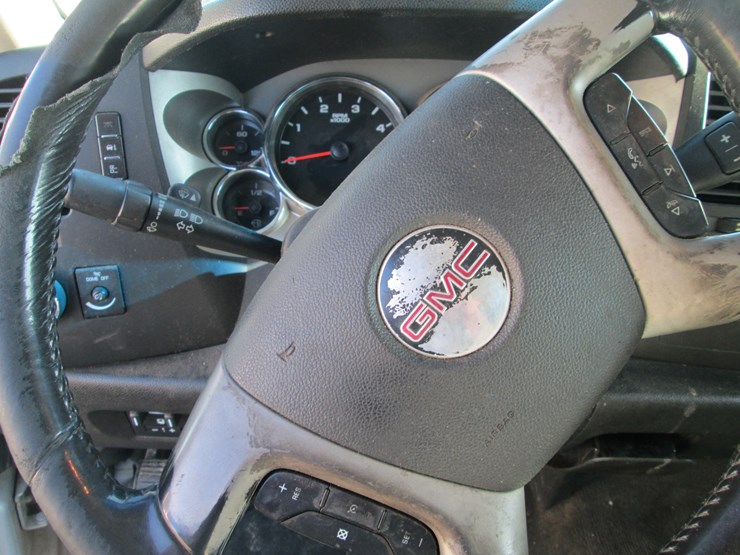 2011-gmc-2500hd-image-31