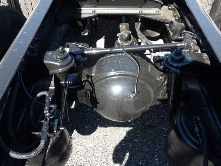 2020-peterbilt-389-image-6