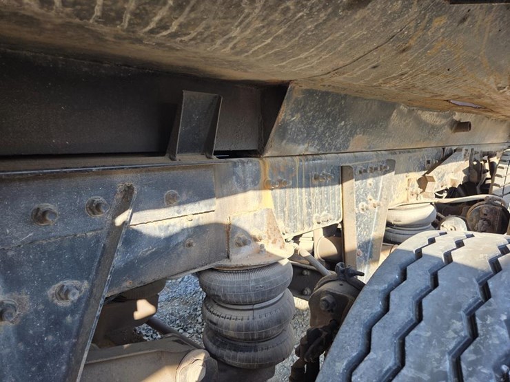 1999-caterpillar-c12-image-35