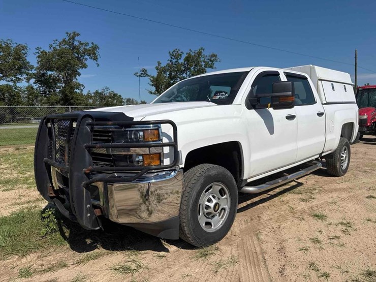 2016-chevrolet-2500-image-2