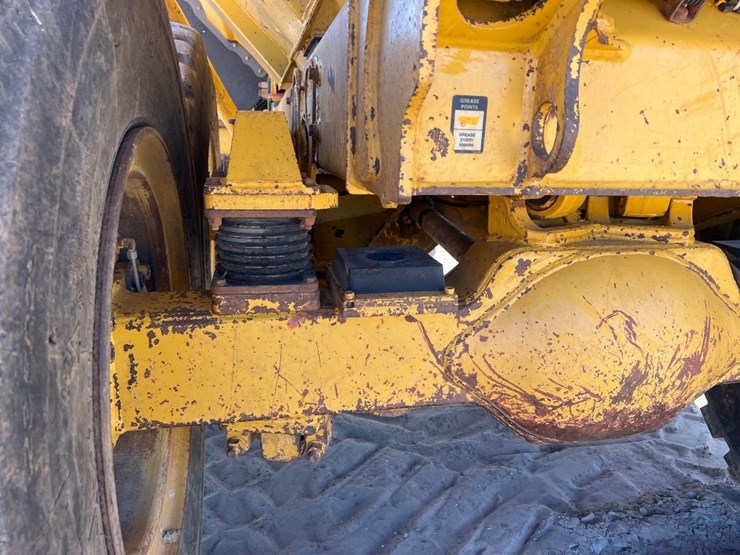 2006-deere-250d-image-22