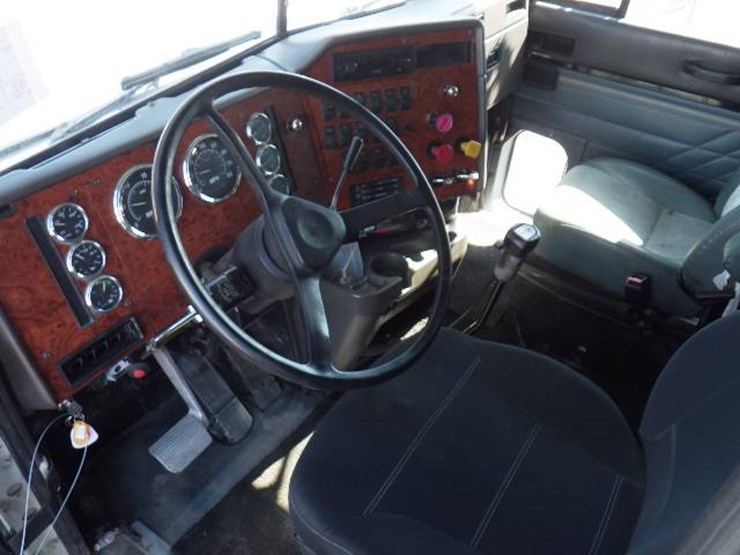 1996-international-9400i-image-9
