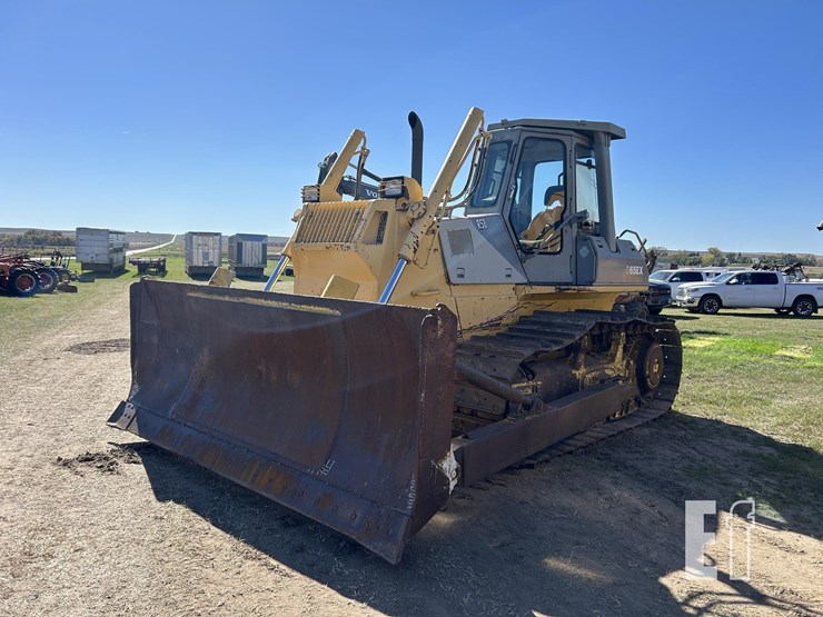 komatsu-d65ex-12-image-1