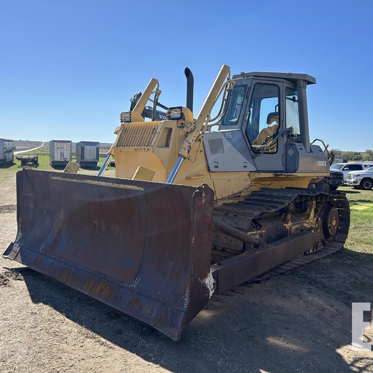 KOMATSU D65EX-12