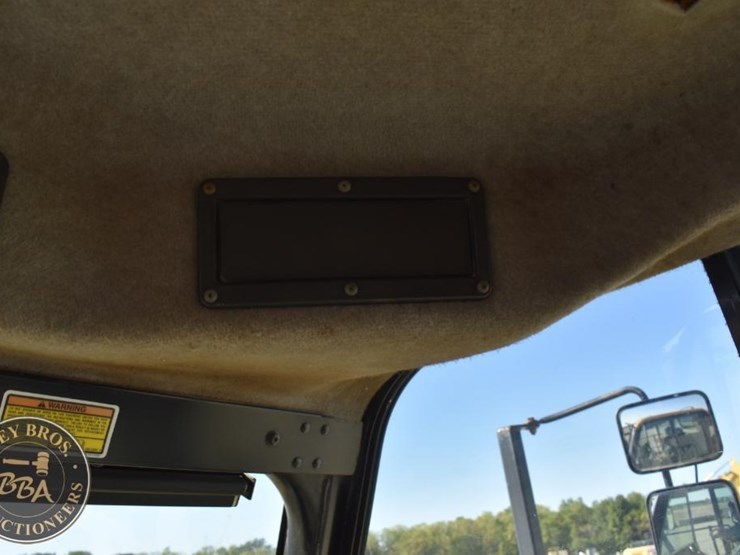 2011-caterpillar-740b-image-15