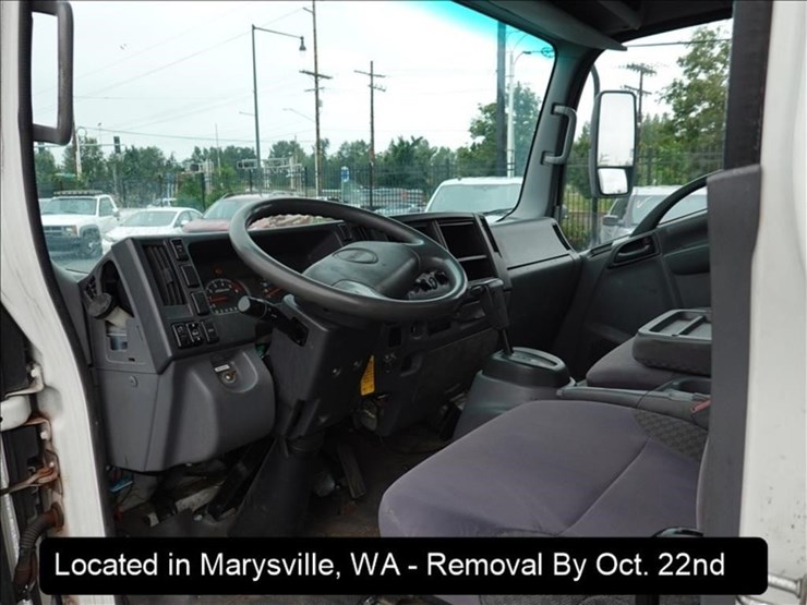 2014-isuzu-npr-hd-image-8