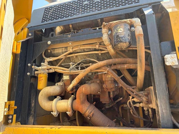 2017-deere-350g-lc-image-18