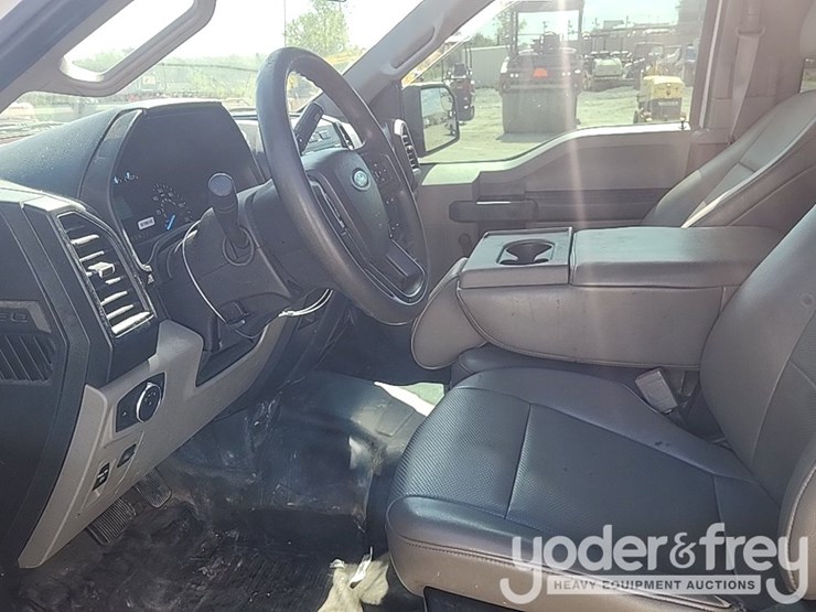 2020-ford-f150-image-13