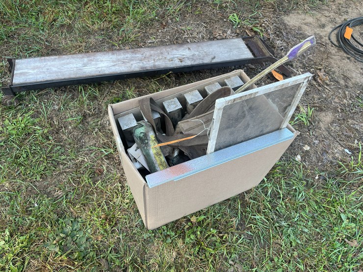 #5085-•-hanging-parts-jars-and-tool-belt-image-2