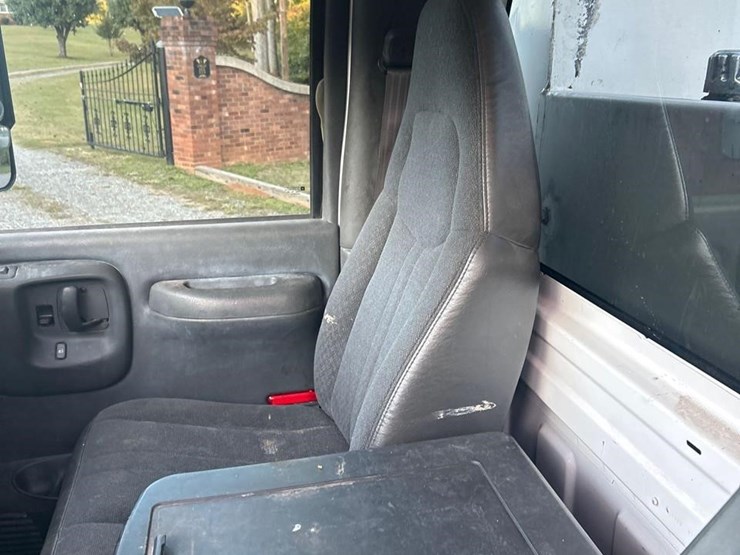 2009-gmc-topkick-c5500-image-66