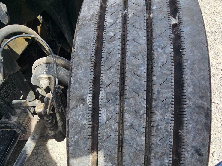 2019-freightliner-cascadia-126-image-39