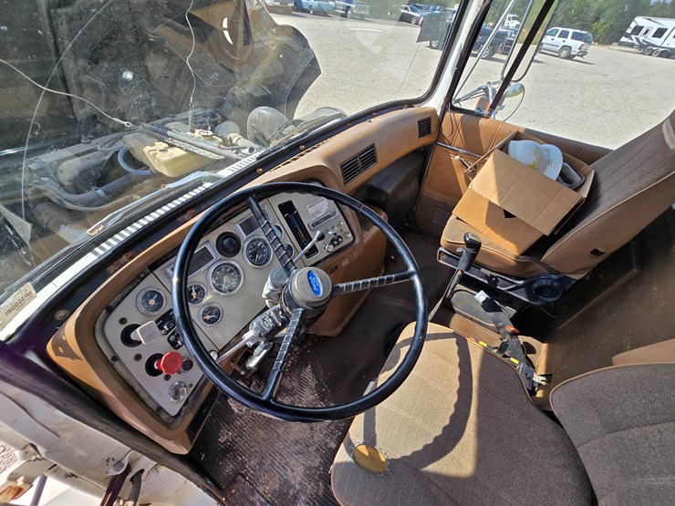 1994-ford-lta9000-image-103
