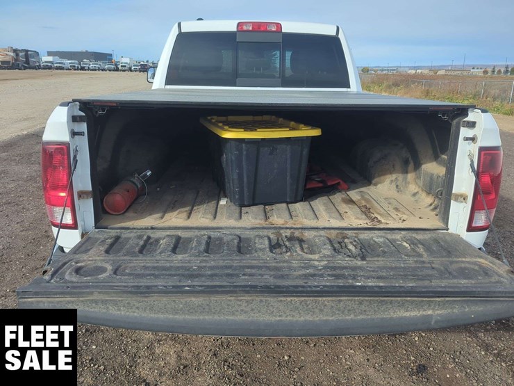 2014-ram-1500-slt-image-21