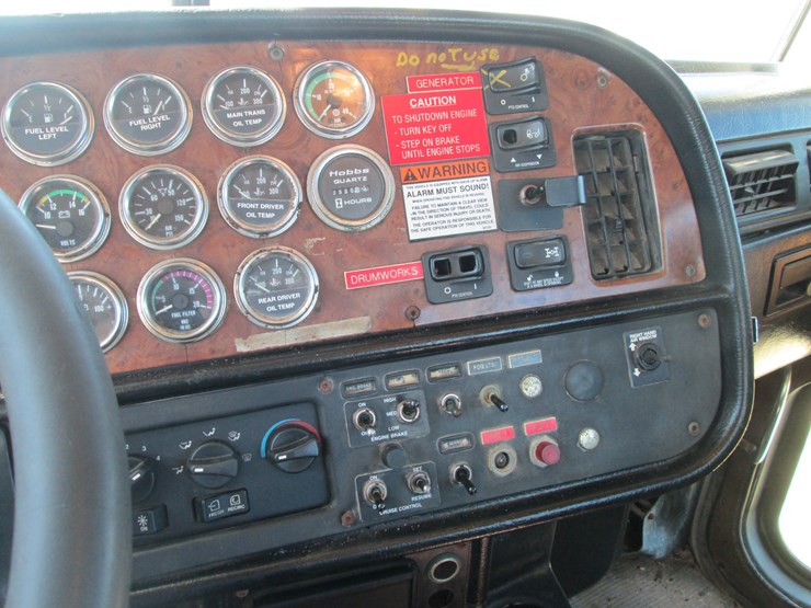 2004-peterbilt-357-image-41