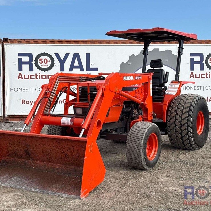 Kubota M4700 51HP Utility Loader Tractor