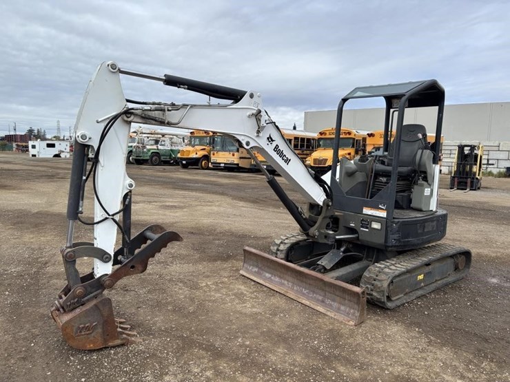 2017-bobcat-e35i-image-1