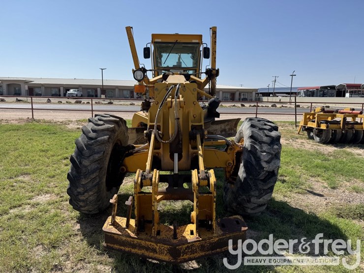 deere-672b-image-9