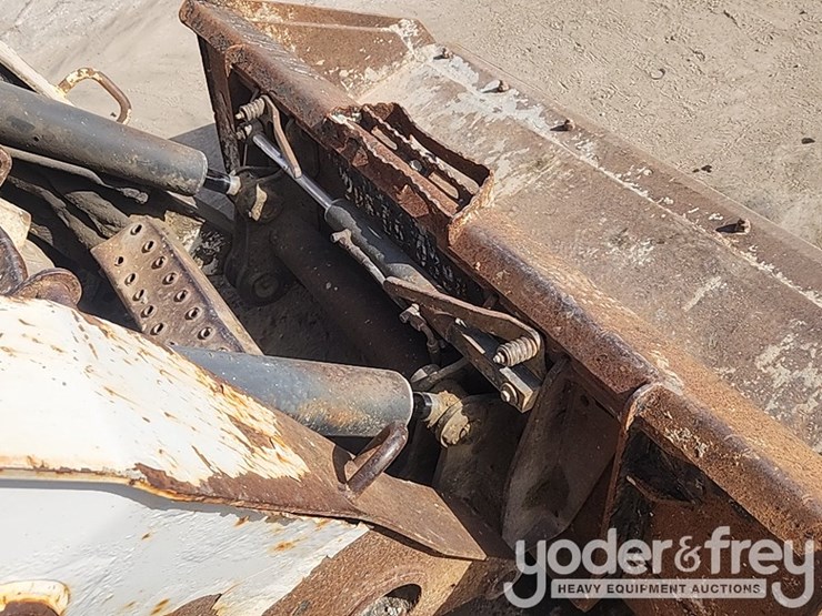 2008-bobcat-s250-image-22
