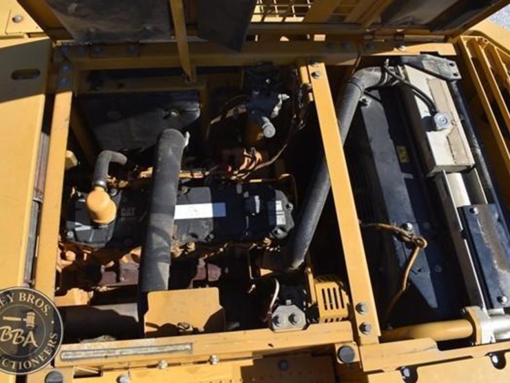 2015-caterpillar-328d-lcr-image-69